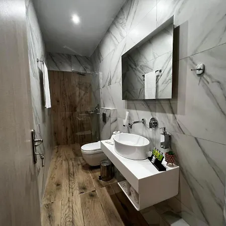 Apartament Veni's Potos